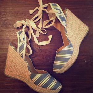 Tie up Summer Time Wedges